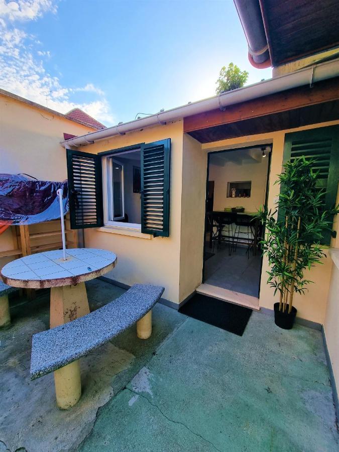 Petite Maison Au Calme Эпине-сюр-Сена Экстерьер фото
