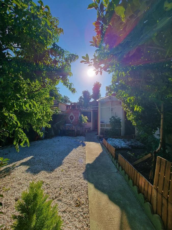 Petite Maison Au Calme Эпине-сюр-Сена Экстерьер фото